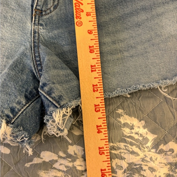 Universal Thread Blue Jean Shorts Vintage Distressed - Picture 5 of 8